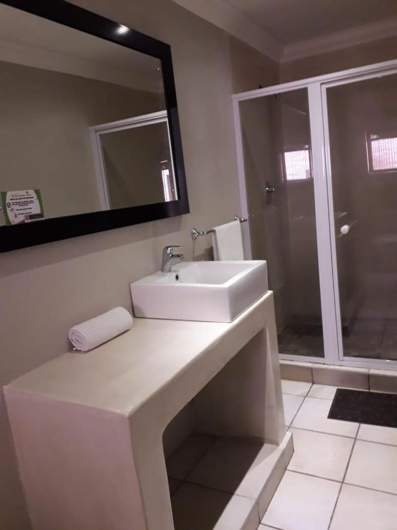 Coyotes Hotel & Conference Centre Mbombela Extérieur photo
