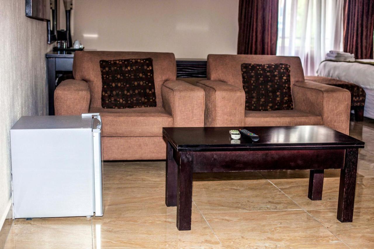 Coyotes Hotel & Conference Centre Mbombela Extérieur photo