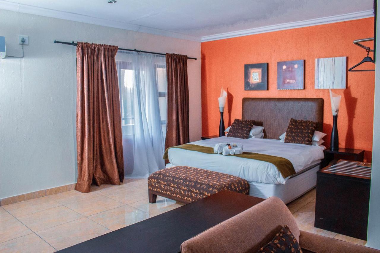 Coyotes Hotel & Conference Centre Mbombela Extérieur photo