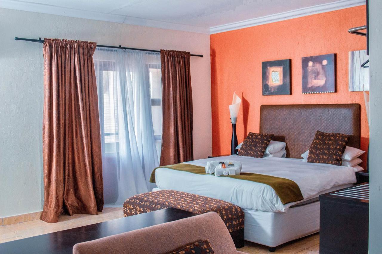Coyotes Hotel & Conference Centre Mbombela Extérieur photo